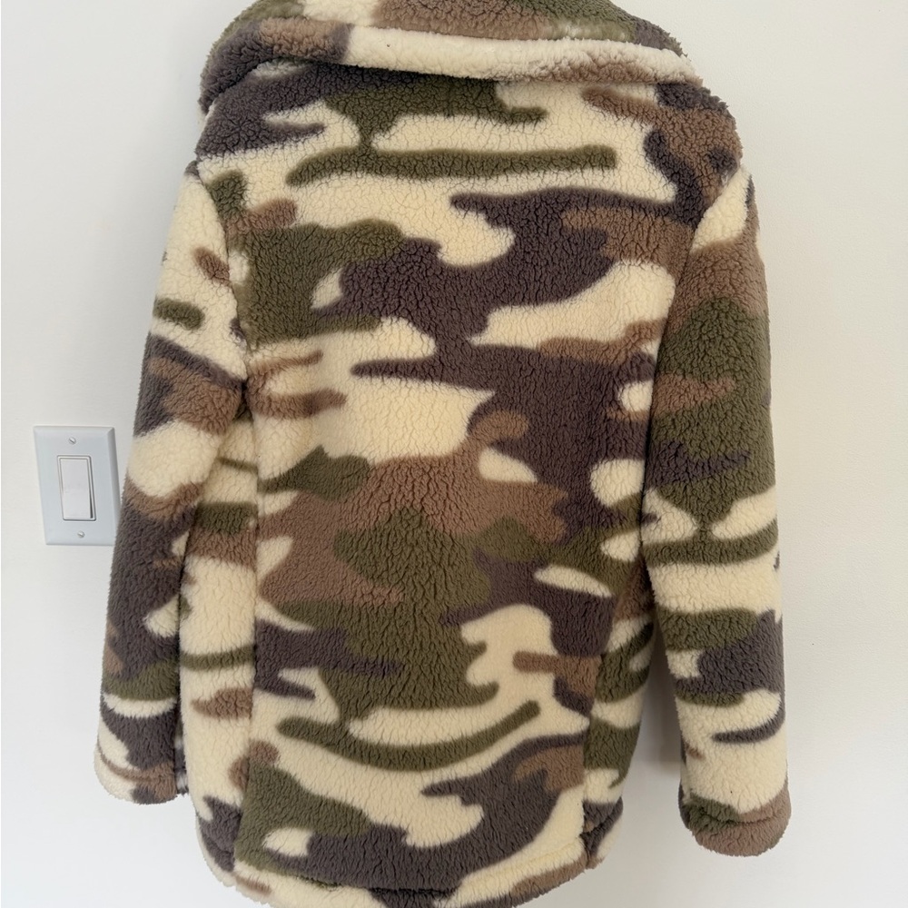 New Z Supply Camo Sherpa Jacket - Picture 5 of 6